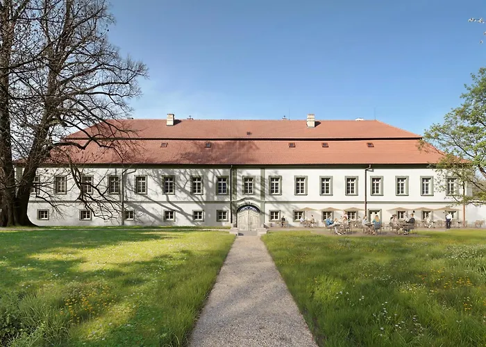 Zámek Hotel Naceradec